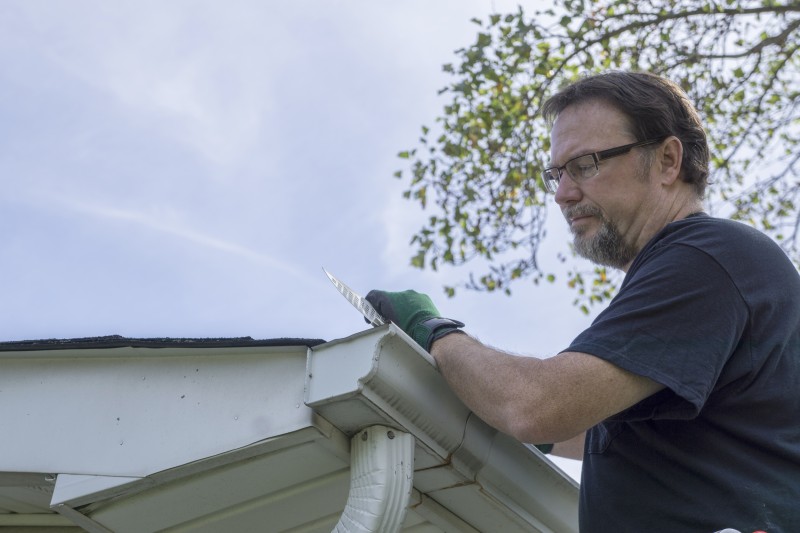 Choosing Between Gutter Repair and Gutter Replacement