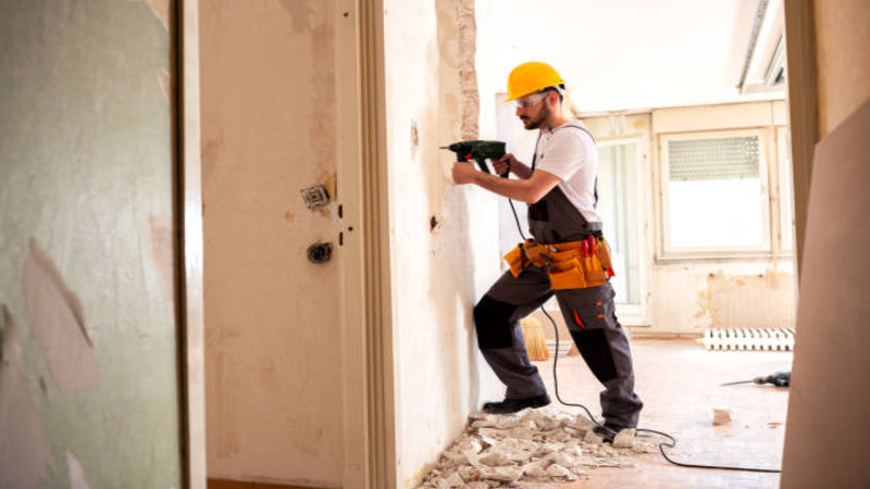 Top 5 Reasons To Hire a Professional Demolition Contractor in Fort Myers, FL